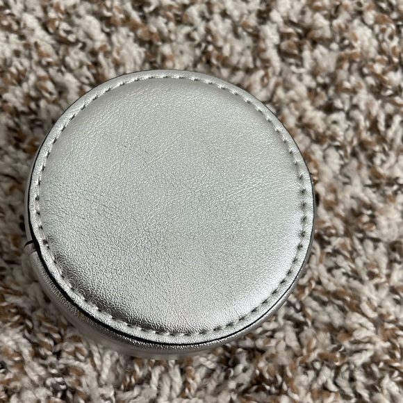 Topshop Sliver Heart Coin Purse - Picture 12 of 13